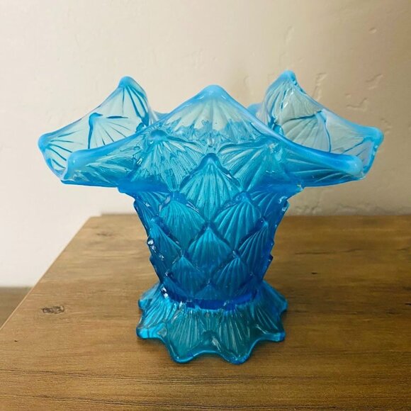 Vintage Dugan Blue Opalescent “Fishscale & Beads” Glass Ruffled Vase (c. 1908–19 - Picture 3 of 8